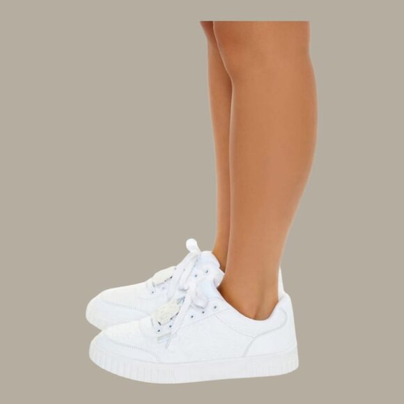 NWT Women's Hello Kitty Lace-Up Sneakers - White - Limited Edition - Multisize - Picture 12 of 13